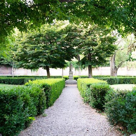 Accogliente Loft In Palazzo Storico Centrale โบโลญญา ภายนอก รูปภาพ