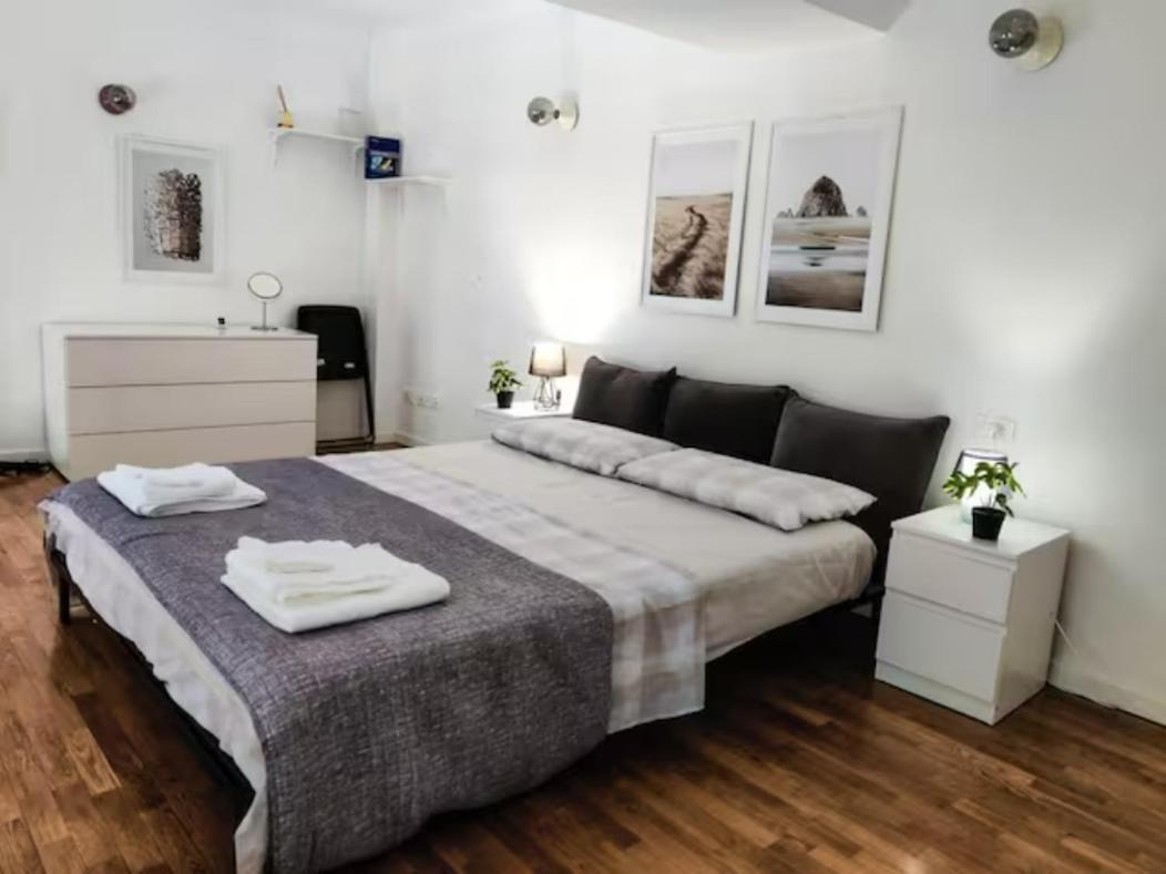 Accogliente Loft In Palazzo Storico Centrale โบโลญญา ภายนอก รูปภาพ